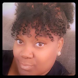 Meet your Posher, Nicole